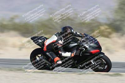 media/Dec-01-2025-Moto Forza (Mon) [[2daa91e15f]]/3-Beginner Group/Session 2 (Turn 7 Inside Pans)/